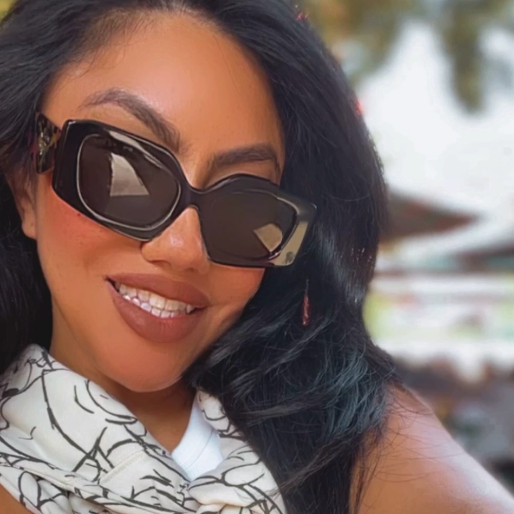 Meet your Posher, Brenna